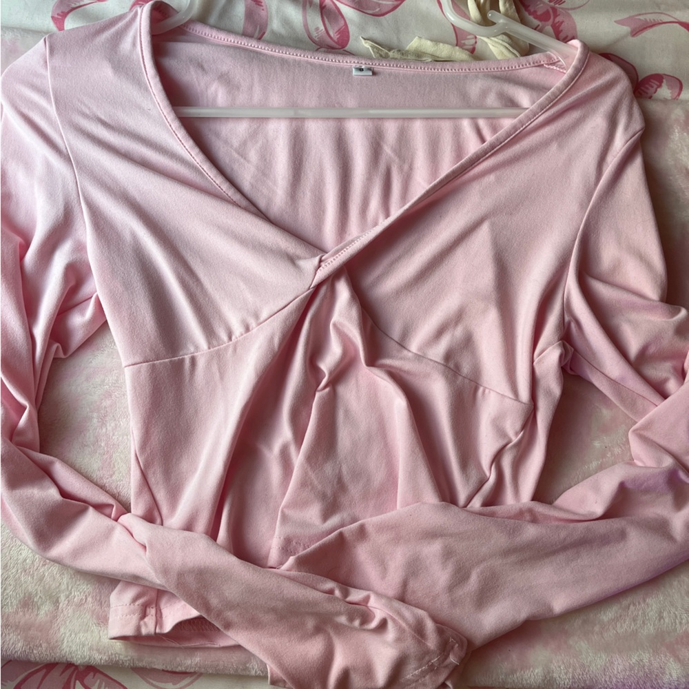 Elegant Pink Women's Athletic Top